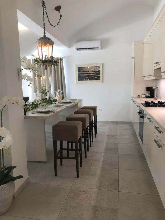 Villa Bella With Pool Novalja Ngoại thất bức ảnh